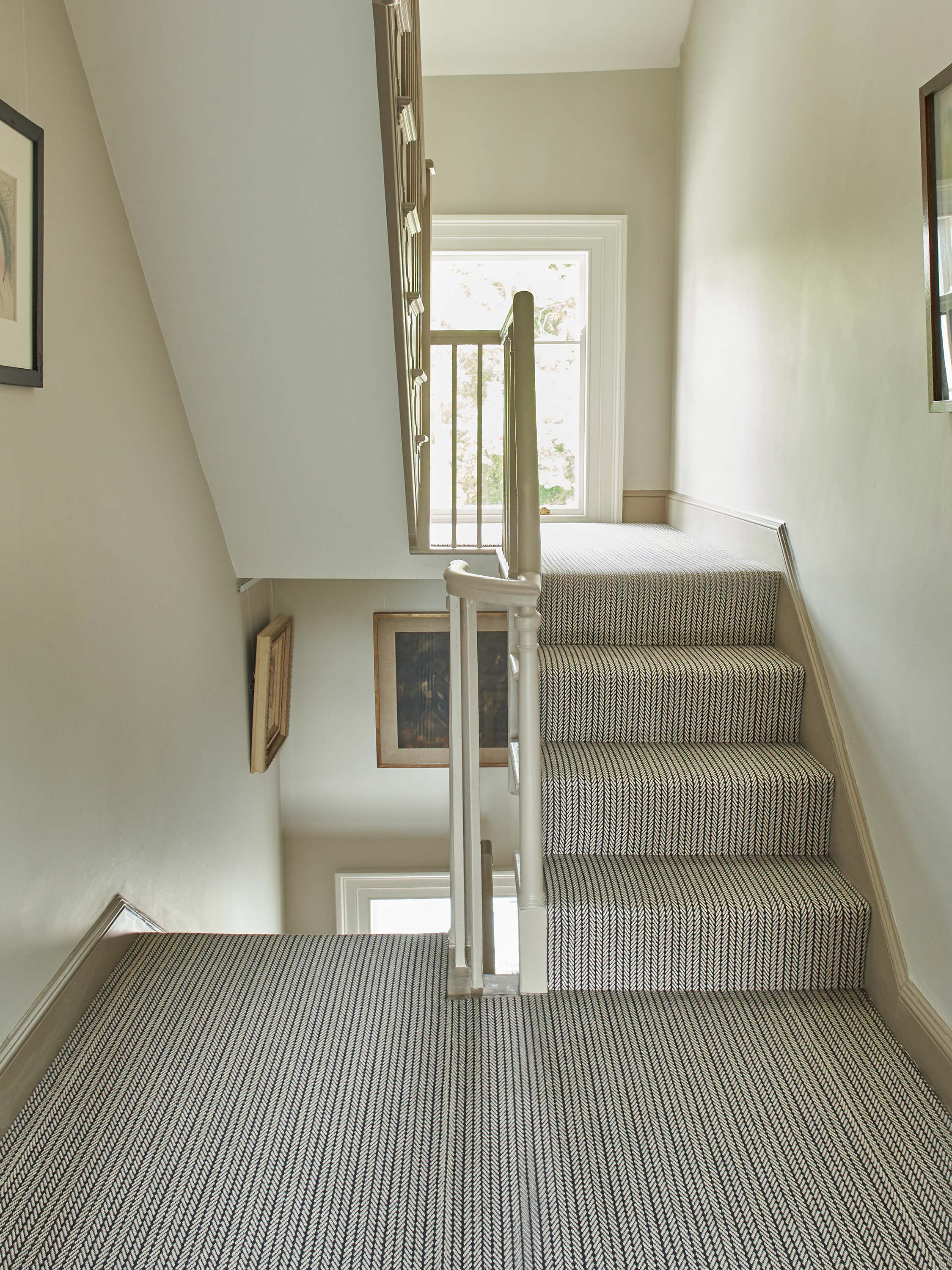 Striped flatweave runner in black and white
