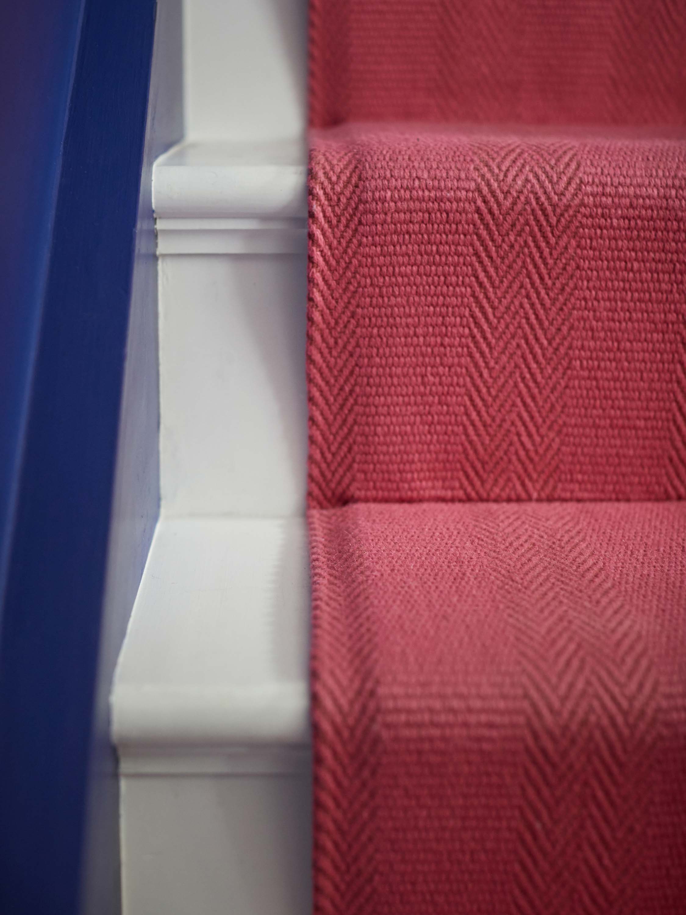 Striped flatweave runner in pink