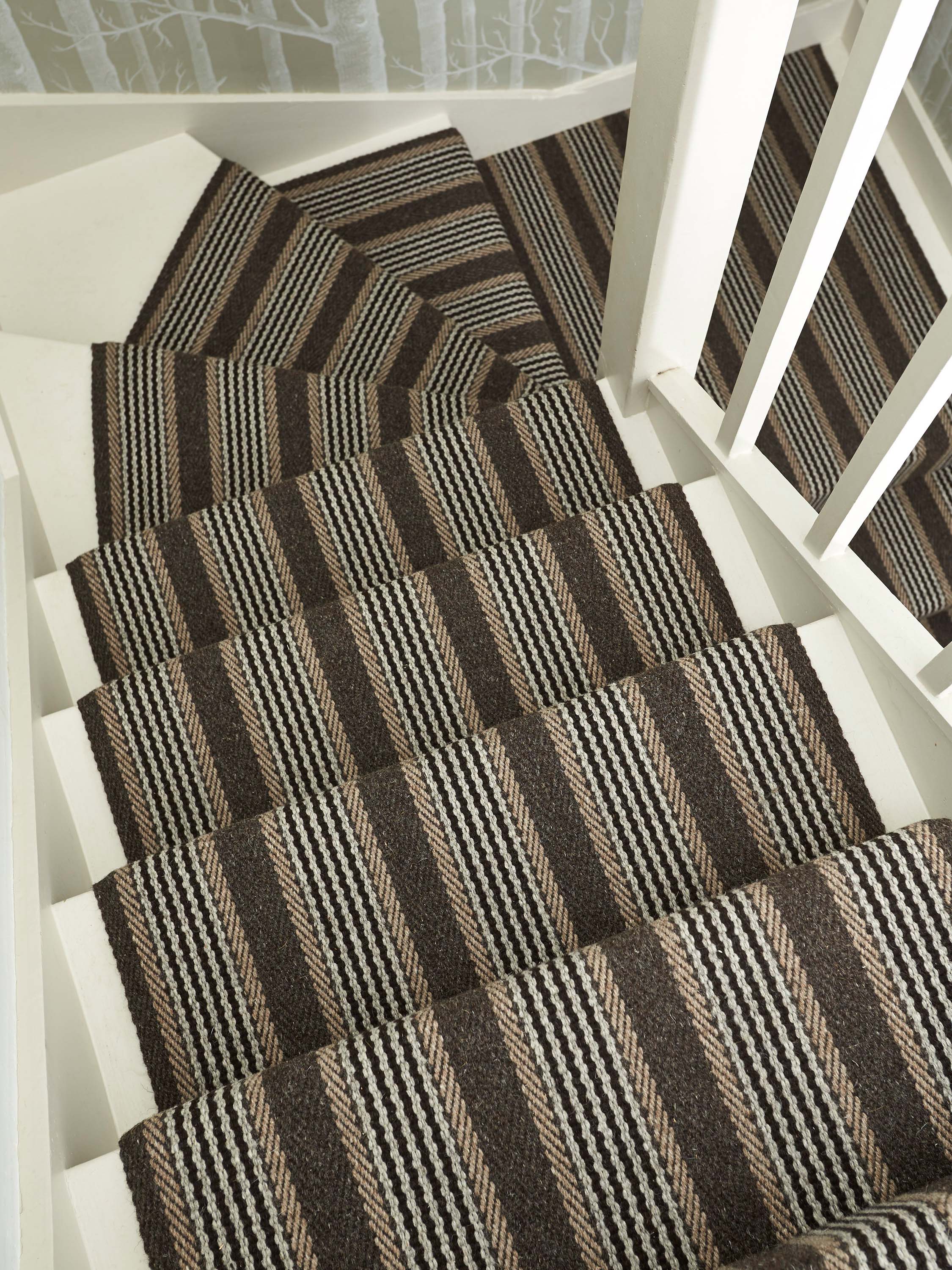 Striped flatweave runner in grey and black